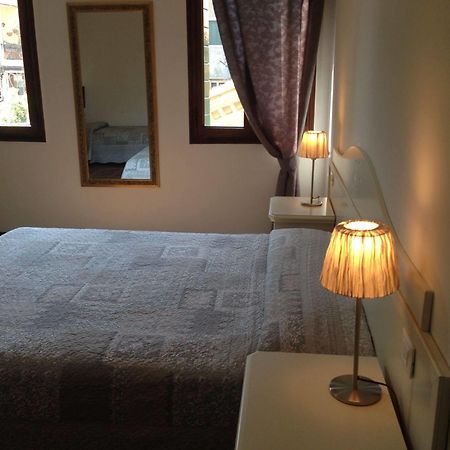 Guest House Loredana Velence Kültér fotó