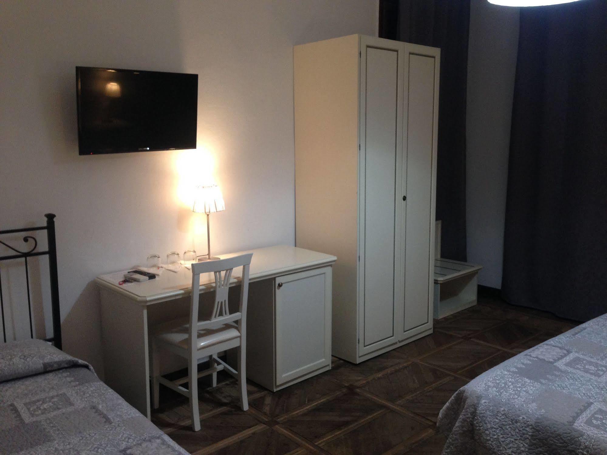 Guest House Loredana Velence Kültér fotó